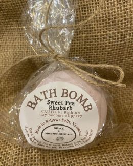 Grace & Miss Mouse Soaps - Bath bomb - Sweet Pea Rhubarb