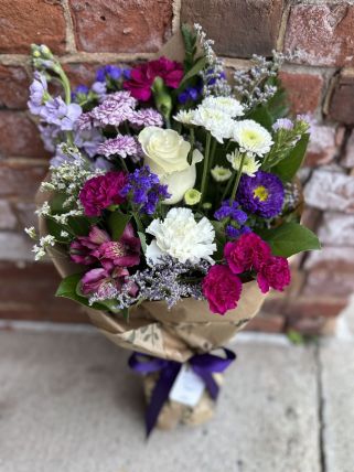 *Signature Wrapped Bouquet in Burlap